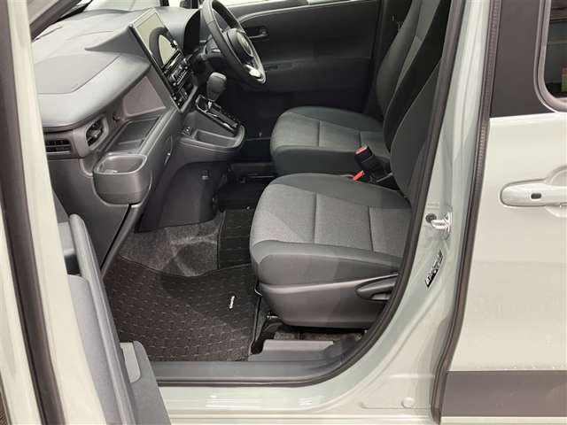 Toyota Sienta 8
