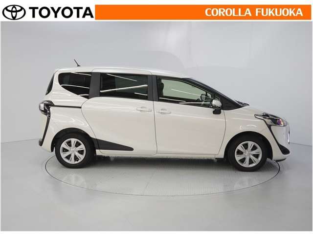Toyota Sienta 11