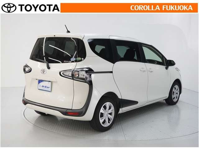 Toyota Sienta 10