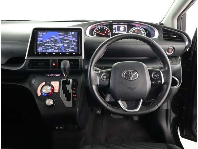 Toyota Sienta 3