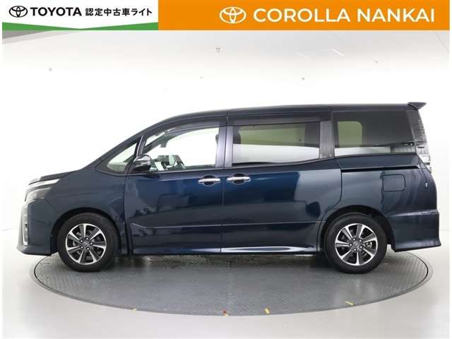 Toyota Voxy 5