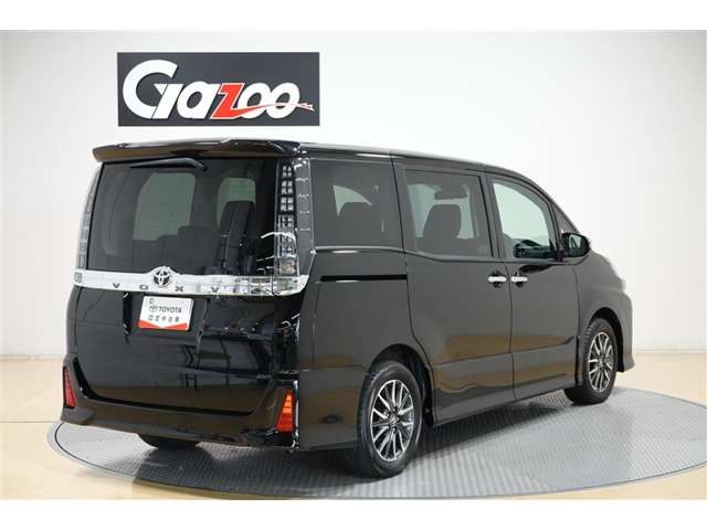 Toyota Voxy 5