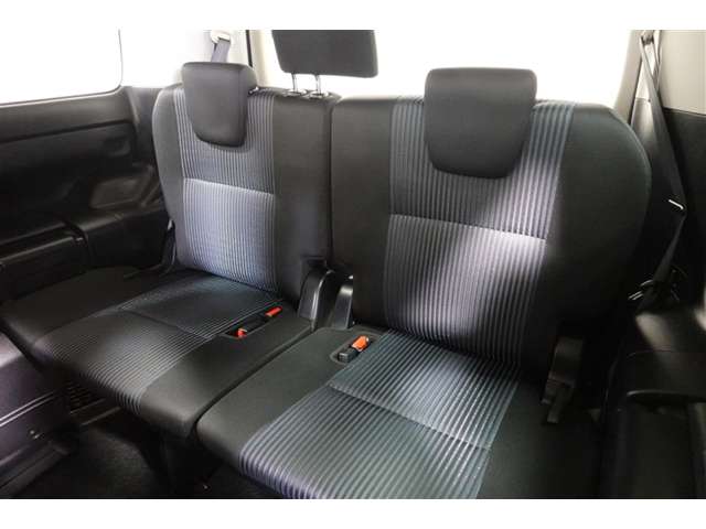 Toyota Voxy 8