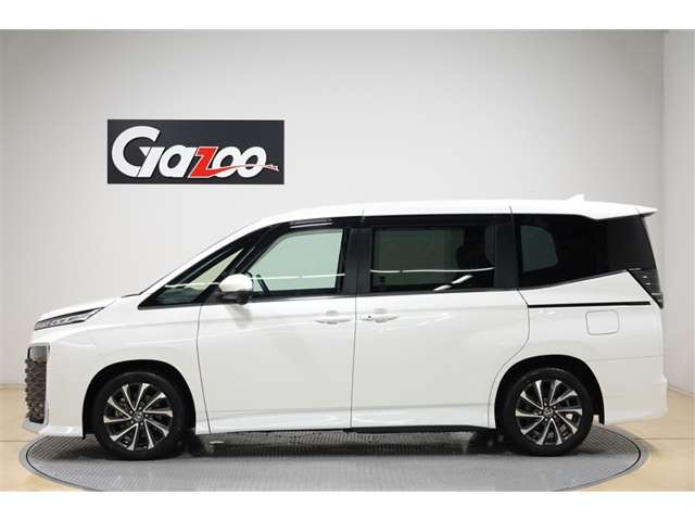 Toyota Voxy 3