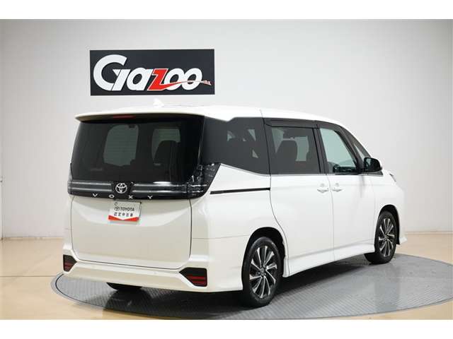 Toyota Voxy 5