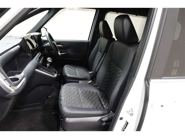 Toyota Voxy 6