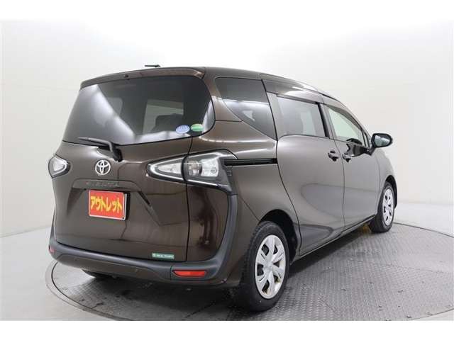 Toyota Sienta 5