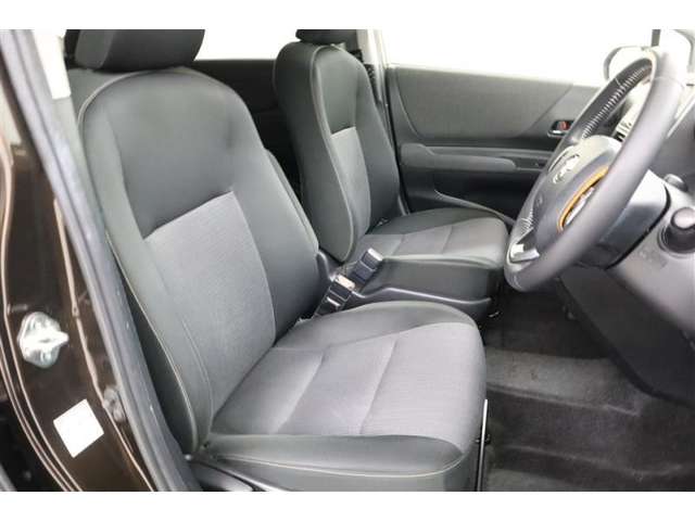 Toyota Sienta 6