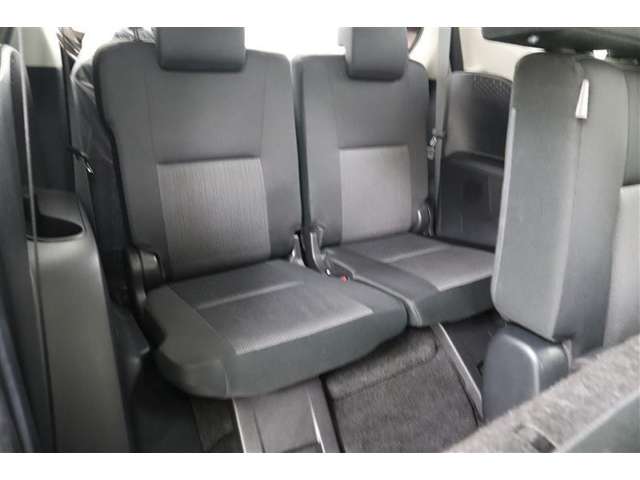 Toyota Sienta 8