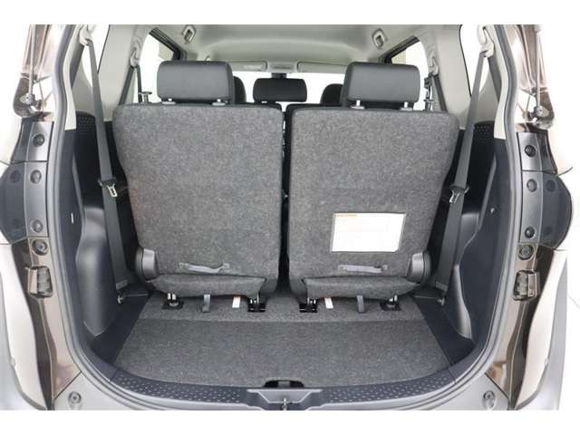 Toyota Sienta 10