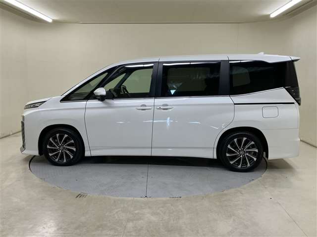 Toyota Voxy 5