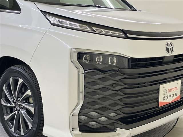 Toyota Voxy 9