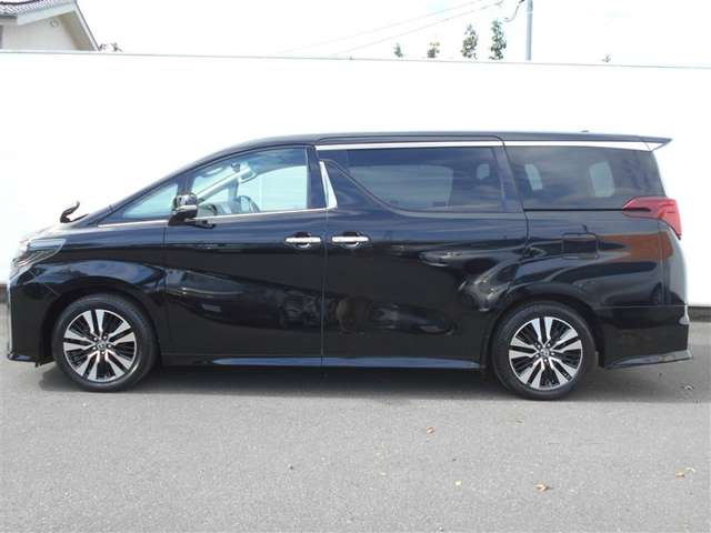 Toyota Alphard 3