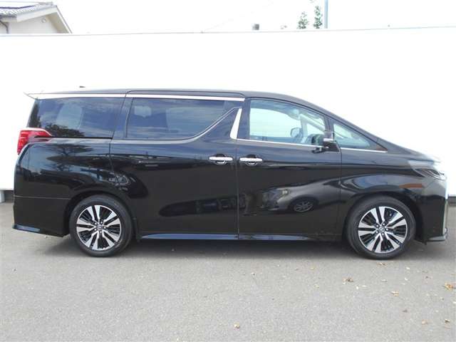 Toyota Alphard 4