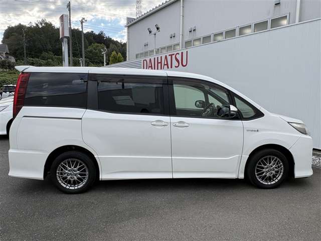 Toyota Noah 2