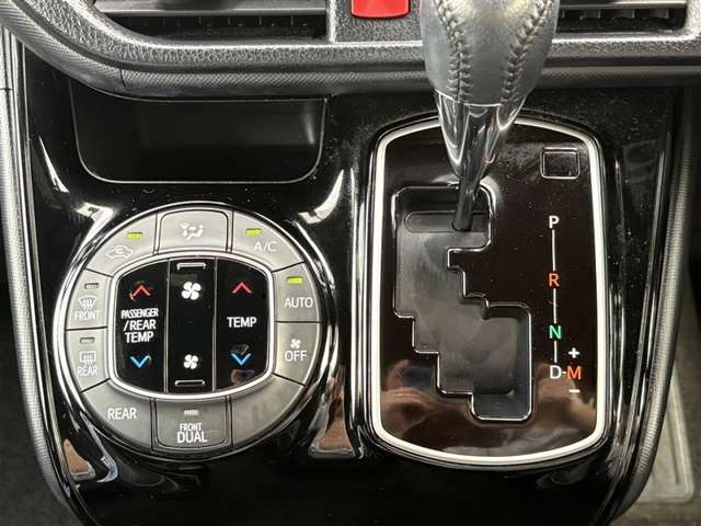 Toyota Noah 10