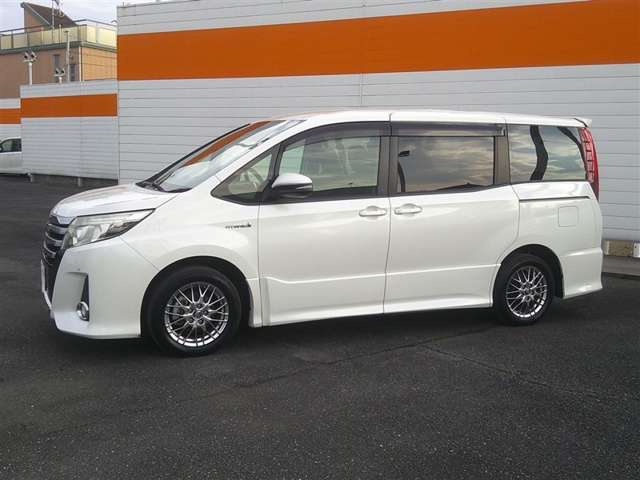 Toyota Noah 2