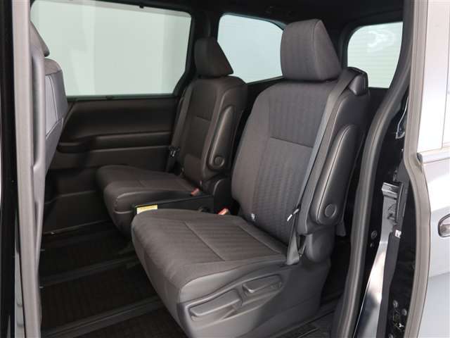 Toyota Noah 12