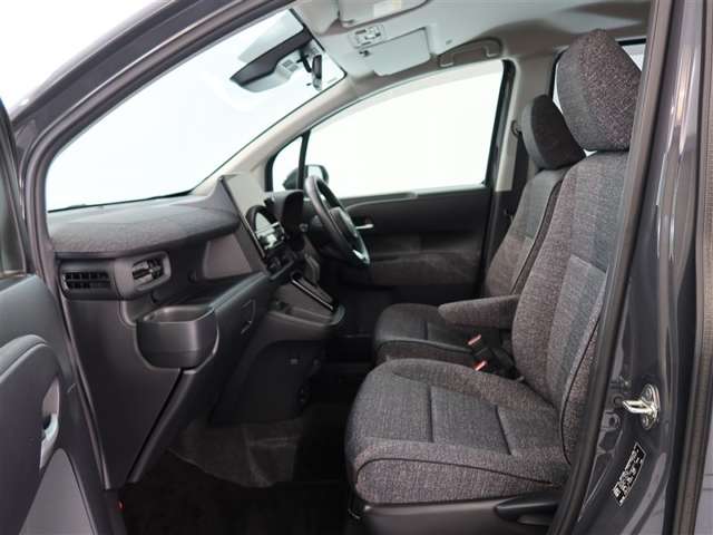 Toyota Sienta 11