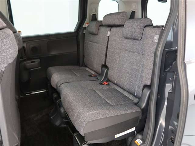 Toyota Sienta 12