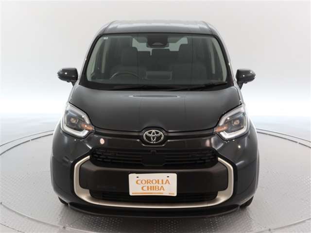 Toyota Sienta 2