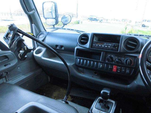 Hino Dutro Hybrid 8
