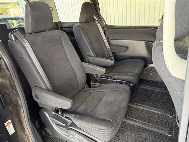 Toyota Voxy 8