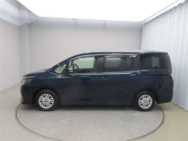 Toyota Voxy 6
