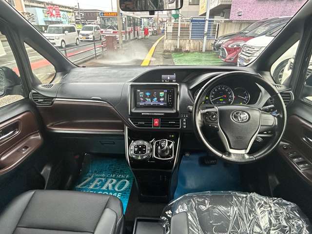 Toyota Esquire 4