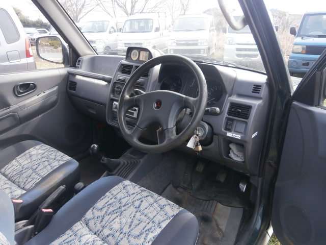 Mitsubishi Pajero Mini 11