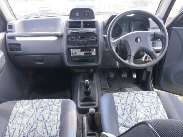 Mitsubishi Pajero Mini 10