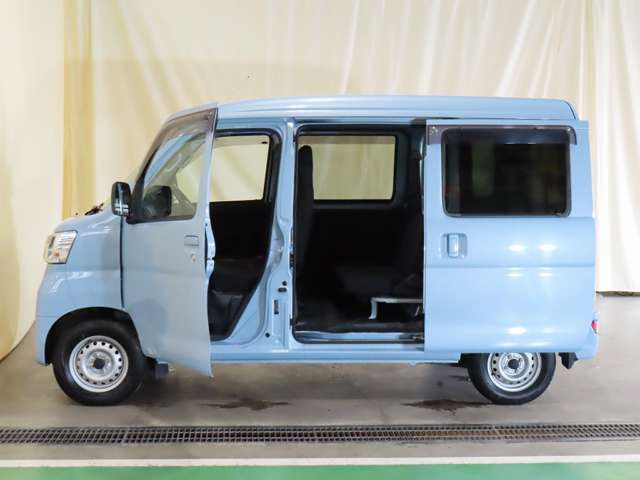 Daihatsu Hijet Cargo 12