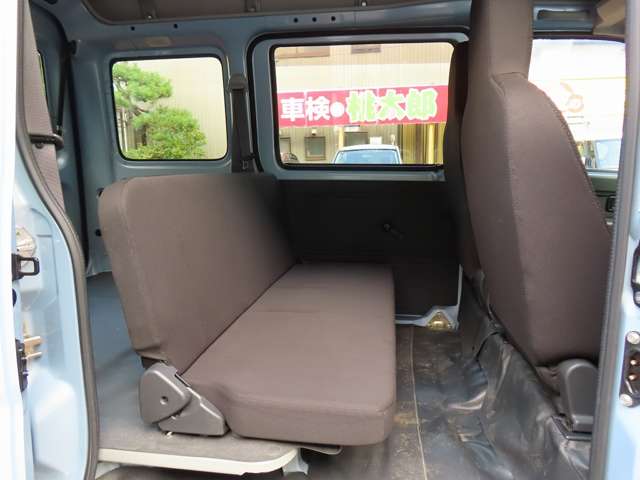Daihatsu Hijet Cargo 3