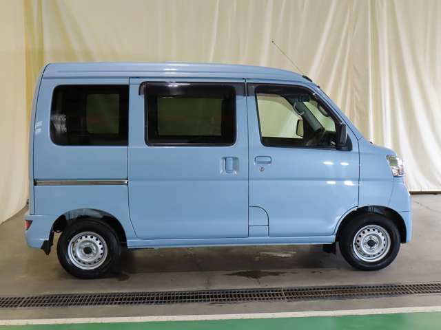 Daihatsu Hijet Cargo 7