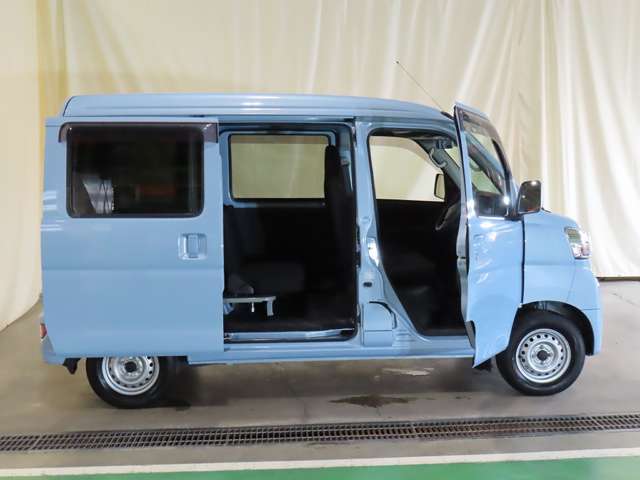 Daihatsu Hijet Cargo 8