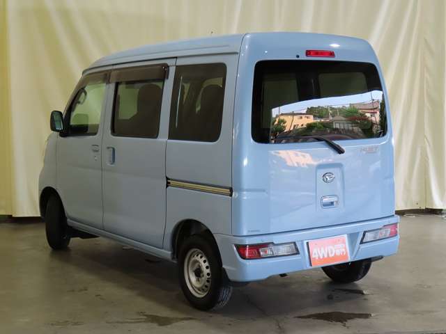 Daihatsu Hijet Cargo 10