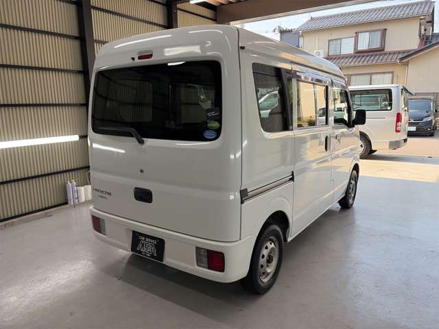 Mitsubishi Minicab Van 10