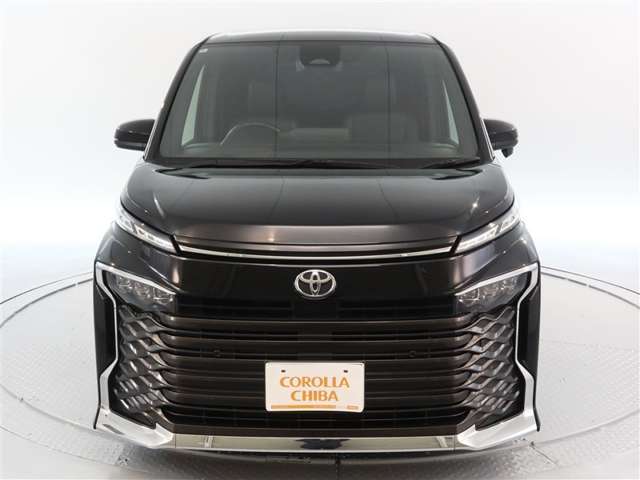 Toyota Voxy 2