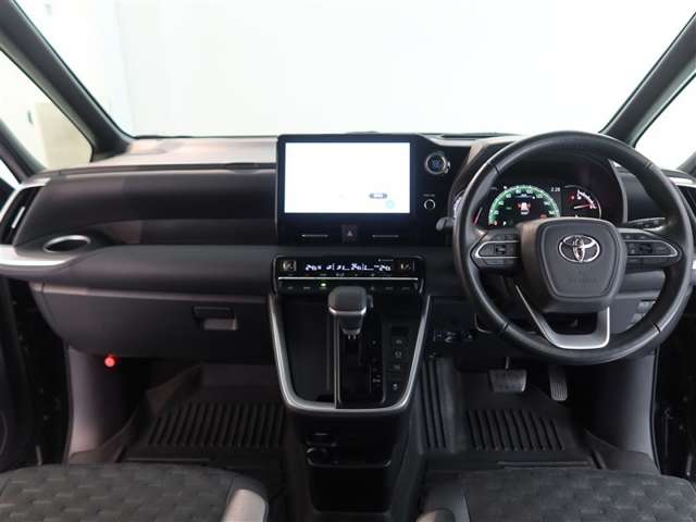 Toyota Voxy 8