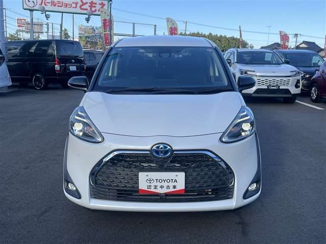 Toyota Sienta 2