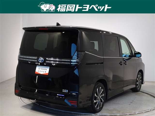 Toyota Voxy 3