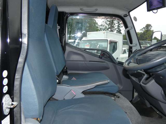Mitsubishi Fuso Canter 13
