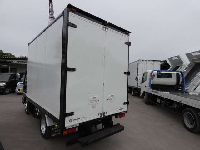 Mitsubishi Fuso Canter 9