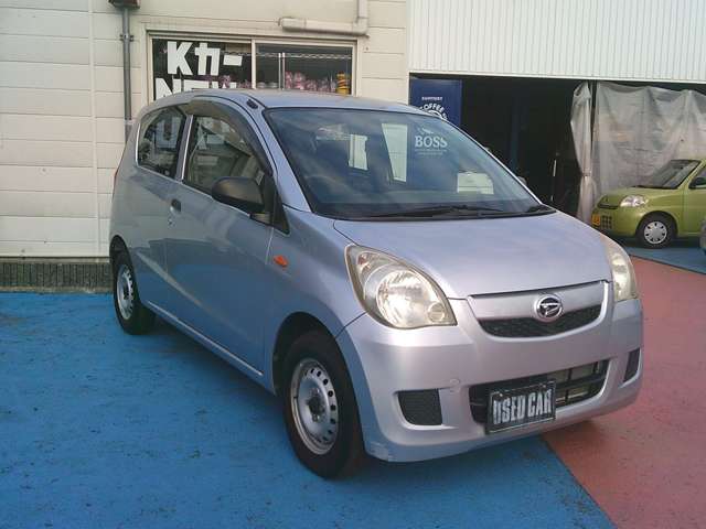 Daihatsu Mira 3