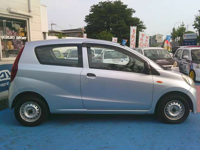 Daihatsu Mira 4