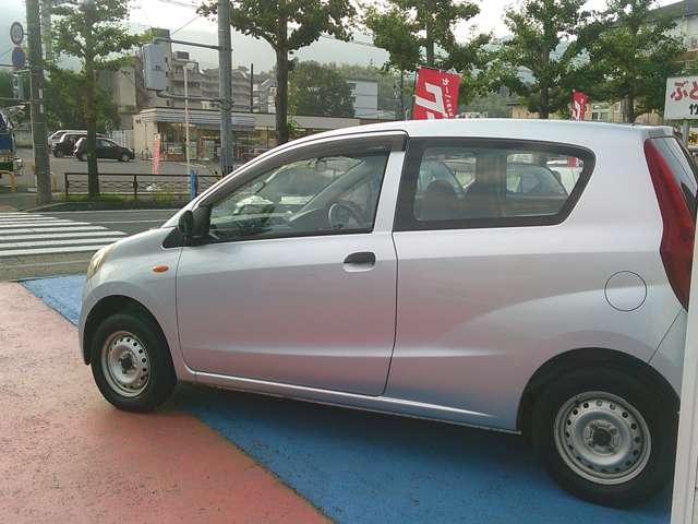 Daihatsu Mira 7