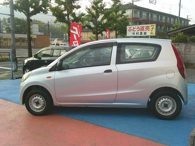 Daihatsu Mira 8