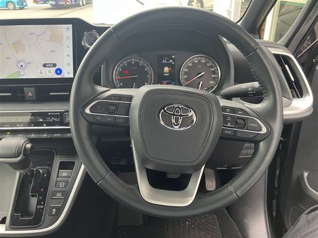 Toyota Voxy 11