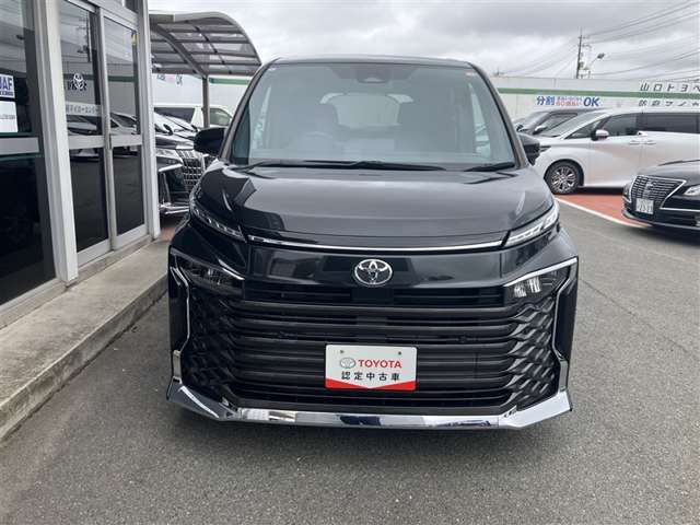 Toyota Voxy 4
