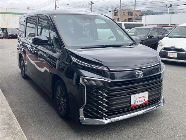 Toyota Voxy 5